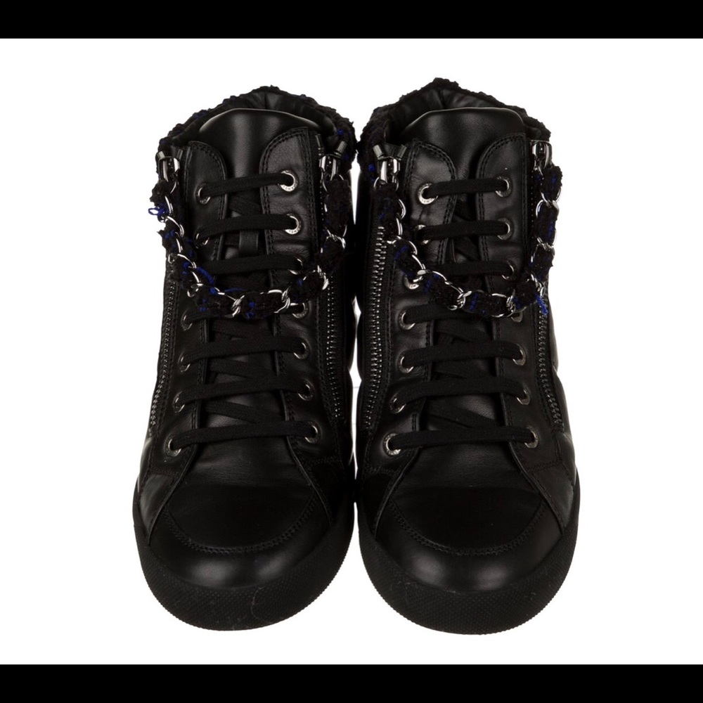 Black leather CHANEL round-toe high-top sneakers